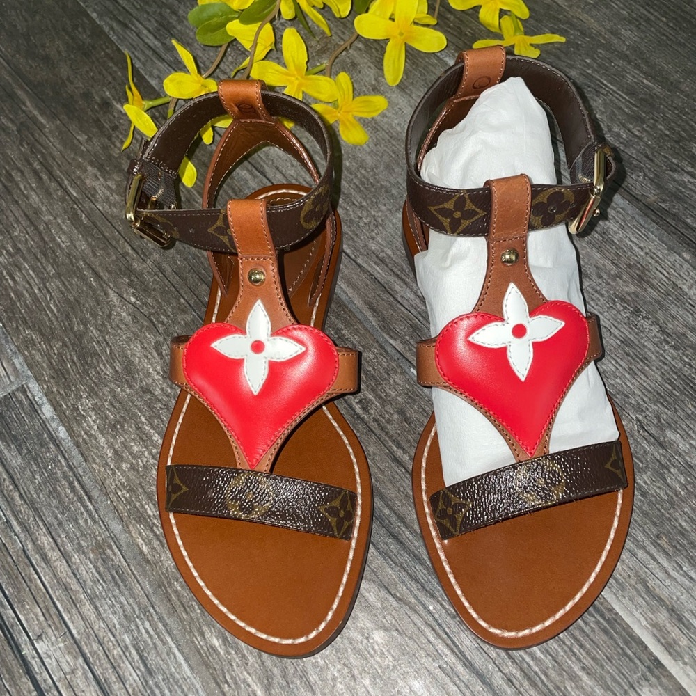 Louis Vuitton sandals size 36